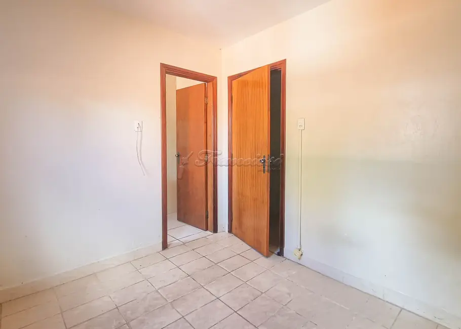 Casa com 2 quartos à venda, 187m2 em Jardim Itália, Itapetininga - SP - imagem 4 Foto 4 de Casa com 2 quartos à venda, 187m2 em Jardim Itália, Itapetininga - SP