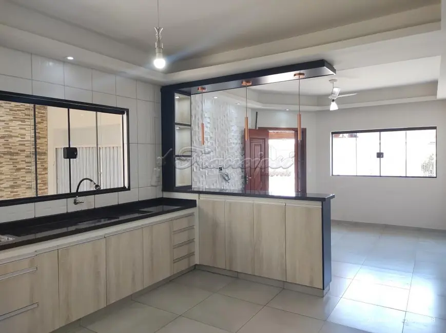 Casa com 2 quartos à venda, 172m2 em Itapetininga - SP - imagem 4 Foto 4 de Casa com 2 quartos à venda, 172m2 em Itapetininga - SP