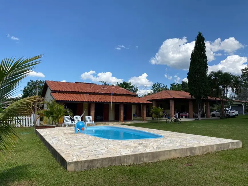 Foto 1 de Fazenda / Haras com 2 quartos à venda, 2000m2 em Alambari - SP