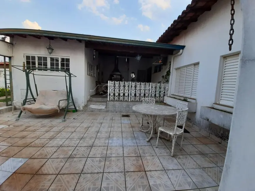 Casa com 5 quartos à venda, 1350m2 em Vila Barth, Itapetininga - SP - imagem 9 Foto 9 de Casa com 5 quartos à venda, 1350m2 em Vila Barth, Itapetininga - SP