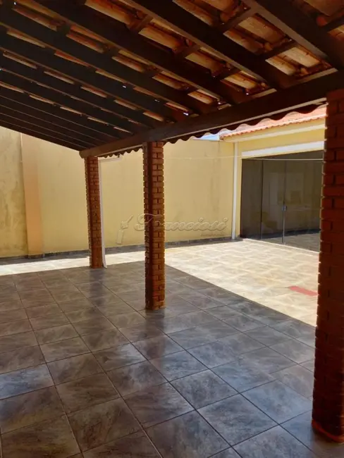 Casa com 2 quartos à venda, 310m2 em Jardim Marabá, Itapetininga - SP - imagem 5 Foto 5 de Casa com 2 quartos à venda, 310m2 em Jardim Marabá, Itapetininga - SP