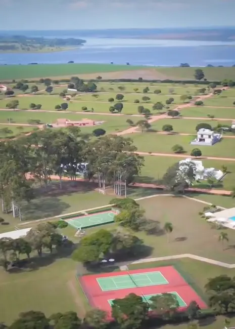 Foto 2 de Terreno / Lote à venda, 433m2 em Paranapanema - SP