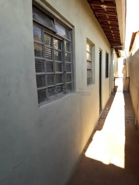 Casa com 6 quartos à venda, 250m2 em Jardim Bela Vista, Itapetininga - SP - imagem 1 Foto 1 de Casa com 6 quartos à venda, 250m2 em Jardim Bela Vista, Itapetininga - SP