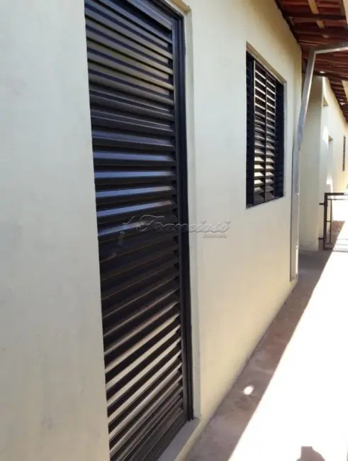 Casa com 6 quartos à venda, 250m2 em Jardim Bela Vista, Itapetininga - SP - imagem 4 Foto 4 de Casa com 6 quartos à venda, 250m2 em Jardim Bela Vista, Itapetininga - SP