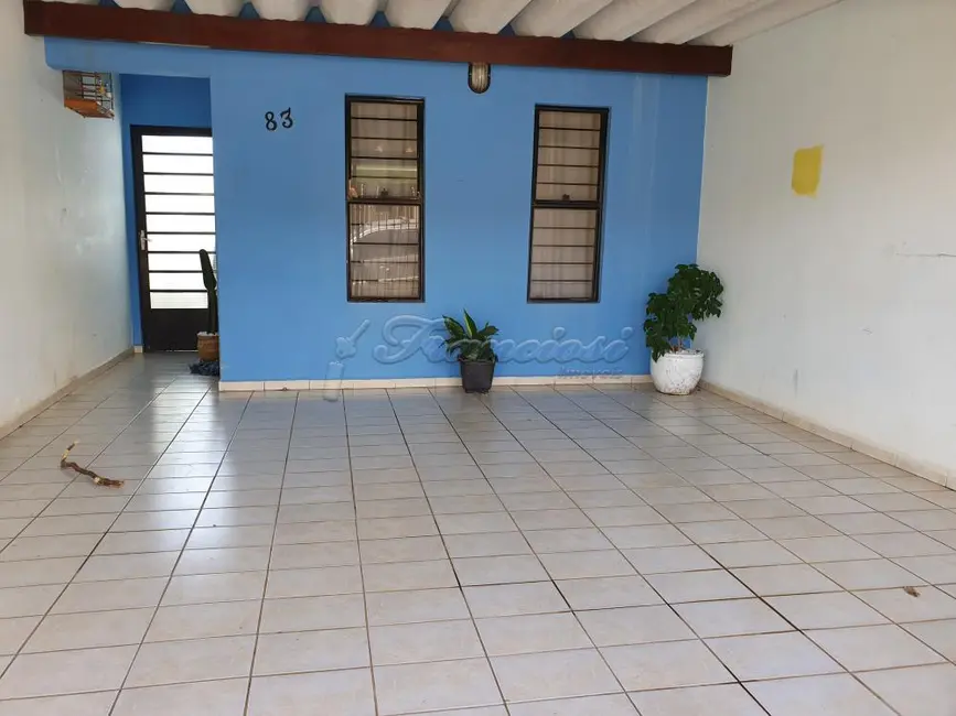 Foto 1 de Casa com 2 quartos à venda, 150m2 em Parque da Lagoa, Itapetininga - SP