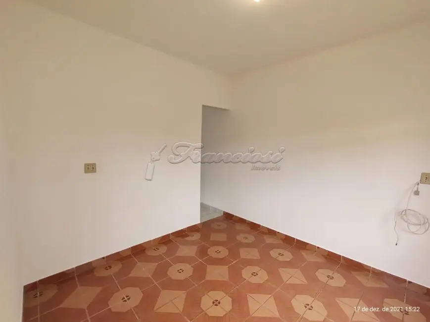 Casa com 2 quartos à venda, 150m2 em Jardim Leonel, Itapetininga - SP - imagem 2 Foto 2 de Casa com 2 quartos à venda, 150m2 em Jardim Leonel, Itapetininga - SP