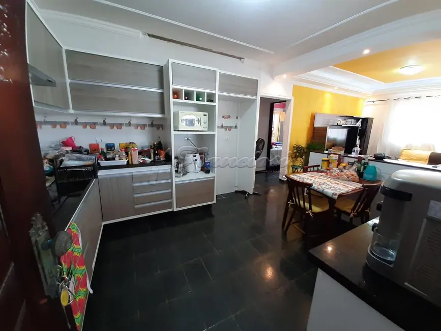 Casa com 2 quartos à venda, 150m2 em Itapetininga - SP - imagem 3 Foto 3 de Casa com 2 quartos à venda, 150m2 em Itapetininga - SP