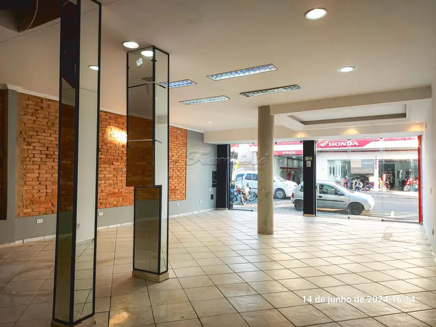 Foto 2 de Prédio Inteiro com 3 quartos para alugar, 411m2 em Centro, Itapetininga - SP