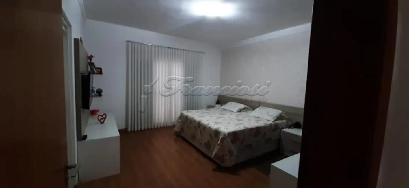 Foto 6 de Casa com 3 quartos à venda, 300m2 em Itapetininga - SP