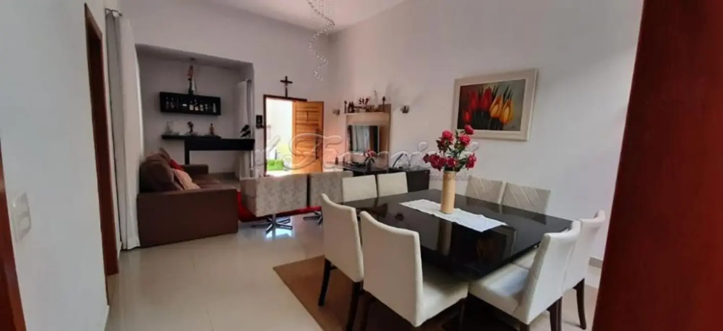 Foto 2 de Casa com 3 quartos à venda, 300m2 em Itapetininga - SP