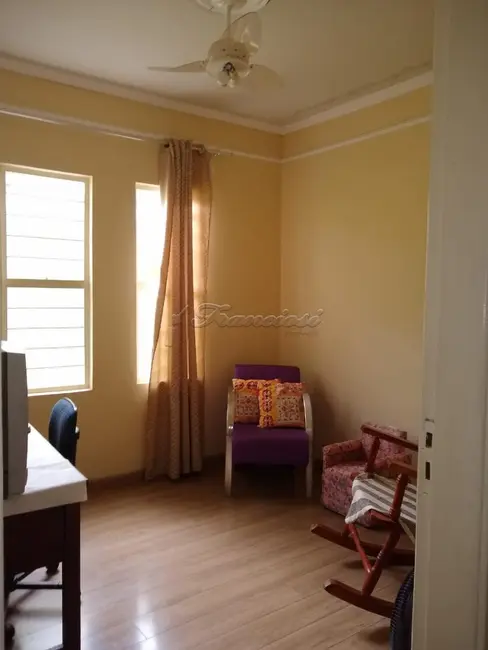 Casa com 4 quartos à venda, 305m2 em Jardim Mesquita, Itapetininga - SP - imagem 7 Foto 7 de Casa com 4 quartos à venda, 305m2 em Jardim Mesquita, Itapetininga - SP