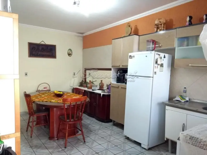 Casa com 4 quartos à venda, 340m2 em Vila Rio Branco, Itapetininga - SP - imagem 3 Foto 3 de Casa com 4 quartos à venda, 340m2 em Vila Rio Branco, Itapetininga - SP