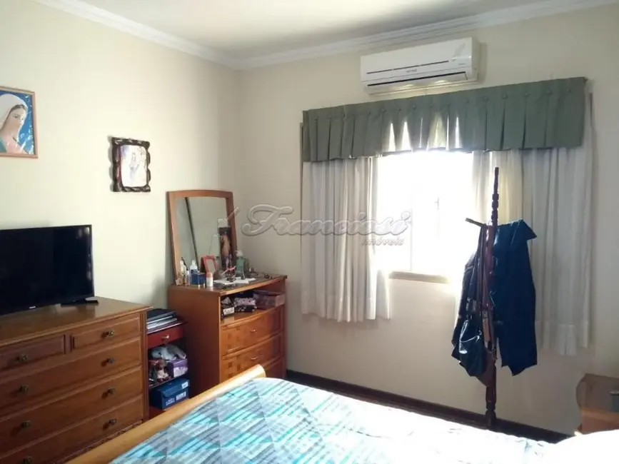 Casa com 4 quartos à venda, 340m2 em Vila Rio Branco, Itapetininga - SP - imagem 7 Foto 7 de Casa com 4 quartos à venda, 340m2 em Vila Rio Branco, Itapetininga - SP