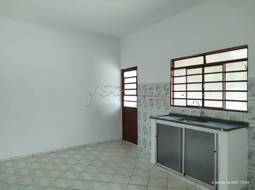 Casa com 2 quartos à venda, 74m2 em Vila Mazzei, Itapetininga - SP - imagem 9 Foto 9 de Casa com 2 quartos à venda, 74m2 em Vila Mazzei, Itapetininga - SP