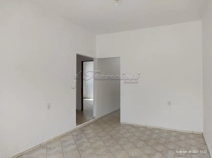 Foto 1 de Casa com 2 quartos à venda, 74m2 em Vila Mazzei, Itapetininga - SP