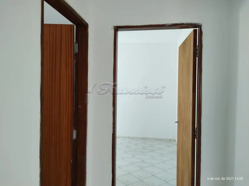 Casa com 2 quartos à venda, 74m2 em Vila Mazzei, Itapetininga - SP - imagem 6 Foto 6 de Casa com 2 quartos à venda, 74m2 em Vila Mazzei, Itapetininga - SP