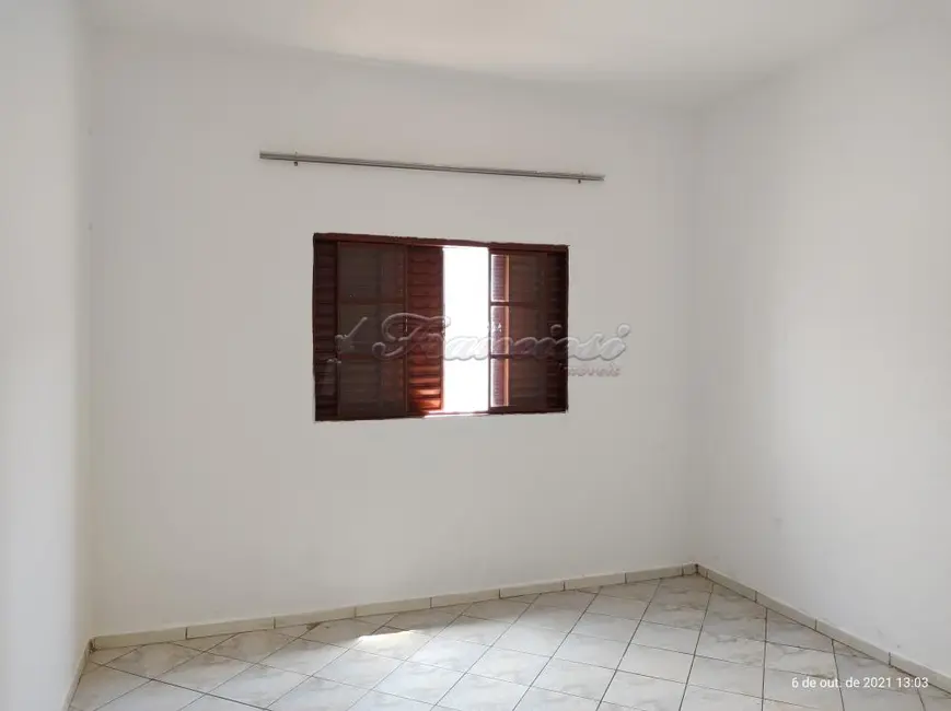 Casa com 2 quartos à venda, 74m2 em Vila Mazzei, Itapetininga - SP - imagem 4 Foto 4 de Casa com 2 quartos à venda, 74m2 em Vila Mazzei, Itapetininga - SP