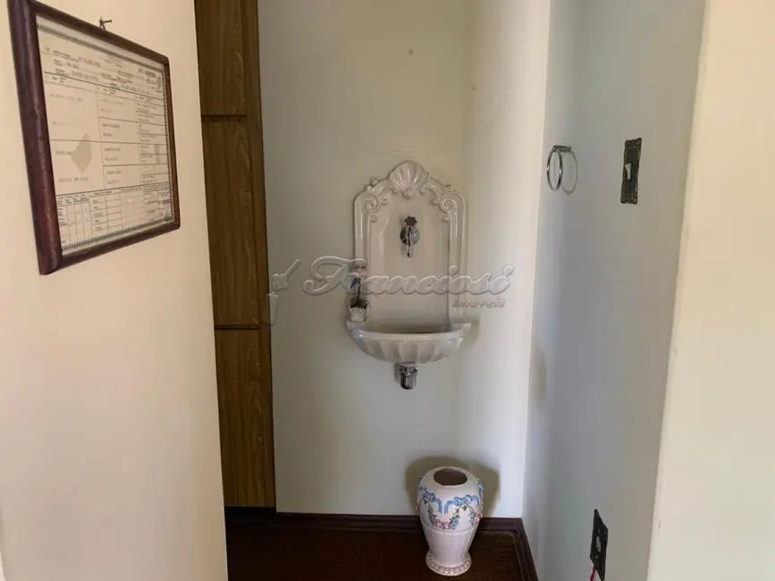 Casa com 3 quartos à venda, 667m2 em Centro, Itapetininga - SP - imagem 3 Foto 3 de Casa com 3 quartos à venda, 667m2 em Centro, Itapetininga - SP