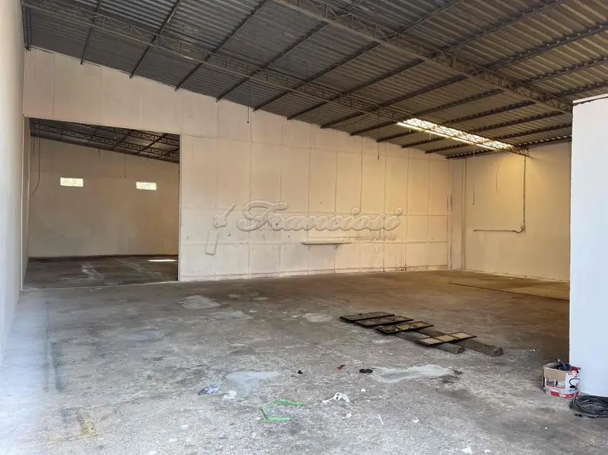 Sala Comercial à venda, 600m2 em Vila Belo Horizonte, Itapetininga - SP - imagem 3 Foto 3 de Sala Comercial à venda, 600m2 em Vila Belo Horizonte, Itapetininga - SP