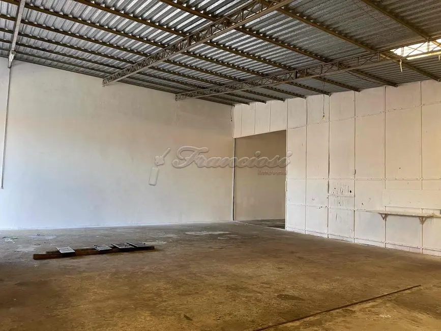 Sala Comercial à venda, 600m2 em Vila Belo Horizonte, Itapetininga - SP - imagem 4 Foto 4 de Sala Comercial à venda, 600m2 em Vila Belo Horizonte, Itapetininga - SP