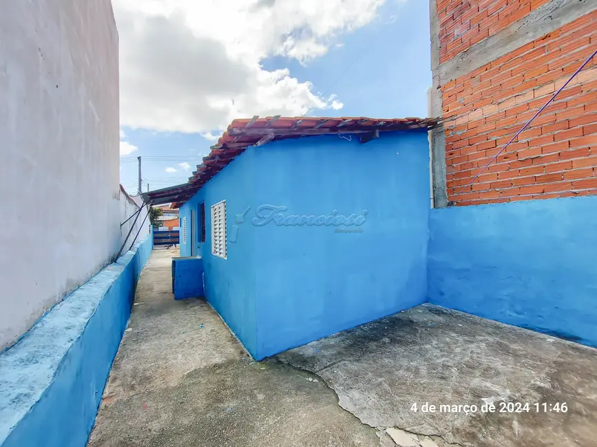 Casa com 2 quartos à venda, 35m2 em Itapetininga - SP - imagem 6 Foto 6 de Casa com 2 quartos à venda, 35m2 em Itapetininga - SP