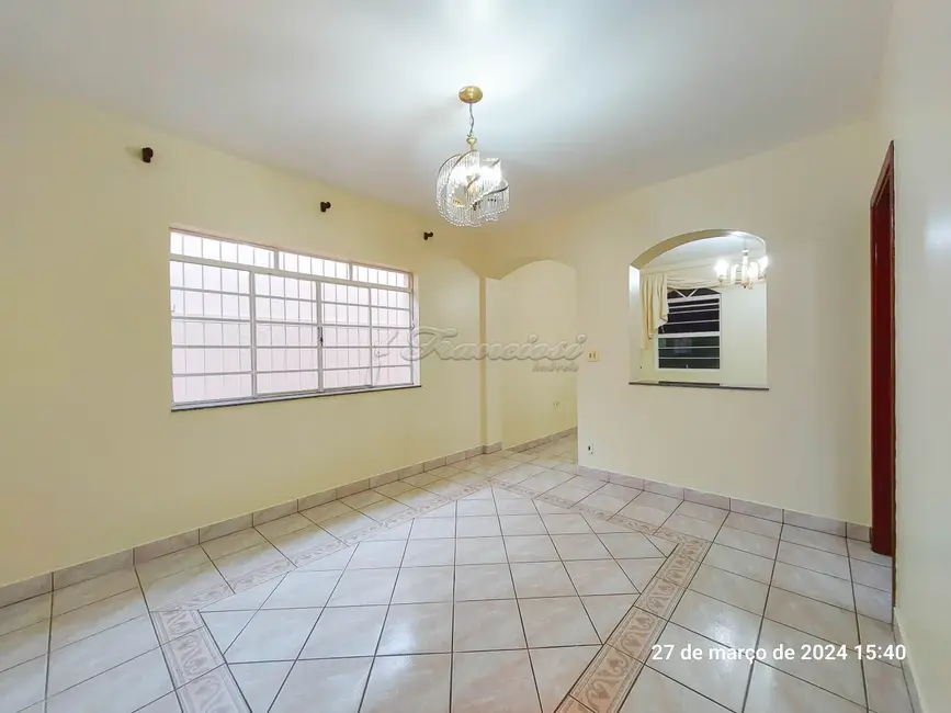 Casa com 3 quartos à venda, 300m2 em Vila Barth, Itapetininga - SP - imagem 9 Foto 9 de Casa com 3 quartos à venda, 300m2 em Vila Barth, Itapetininga - SP