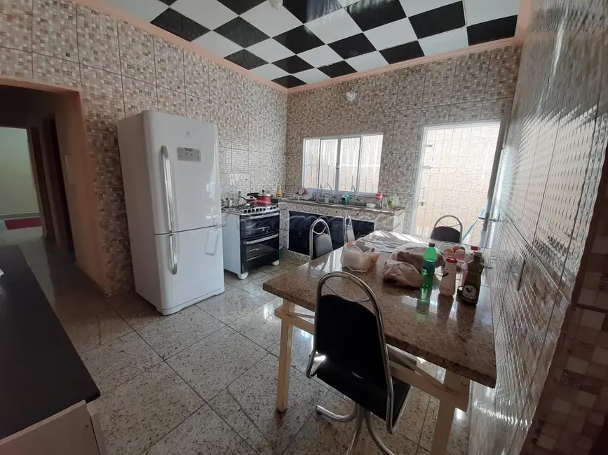 Casa com 2 quartos à venda, 190m2 em Centro, Itapetininga - SP - imagem 3 Foto 3 de Casa com 2 quartos à venda, 190m2 em Centro, Itapetininga - SP