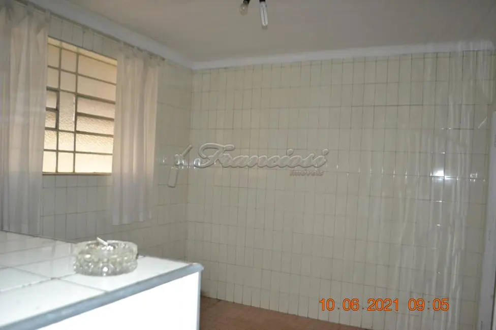 Loja com 3 quartos para alugar, 228m2 em Centro, Itapetininga - SP - imagem 8 Foto 8 de Loja com 3 quartos para alugar, 228m2 em Centro, Itapetininga - SP