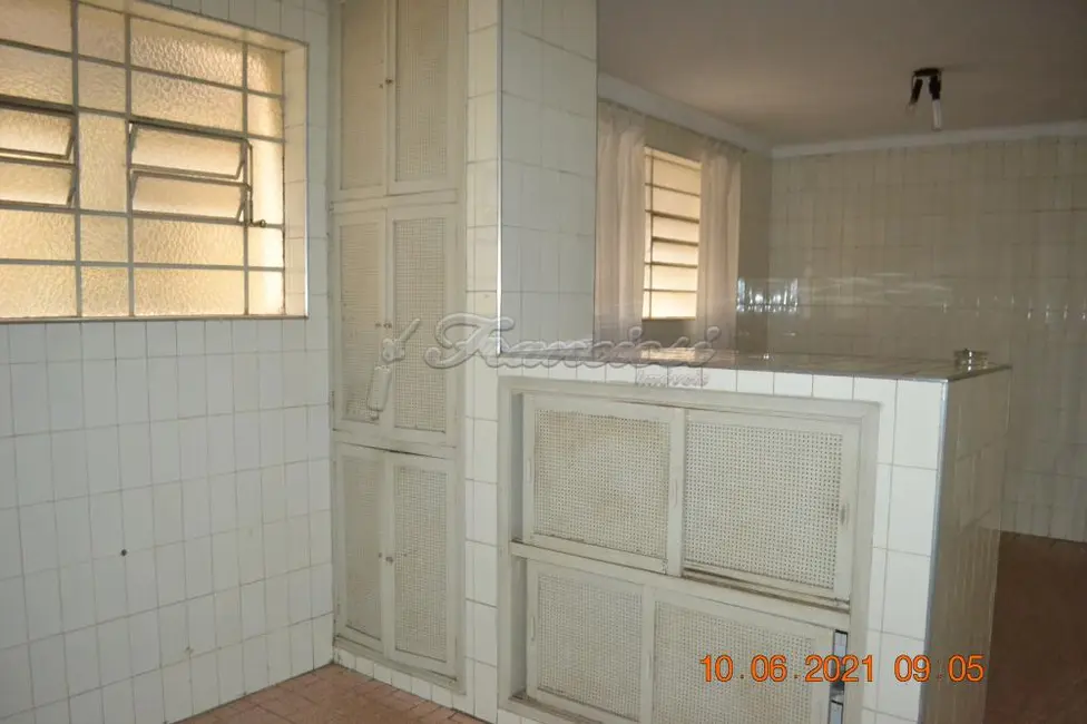 Loja com 3 quartos para alugar, 228m2 em Centro, Itapetininga - SP - imagem 9 Foto 9 de Loja com 3 quartos para alugar, 228m2 em Centro, Itapetininga - SP