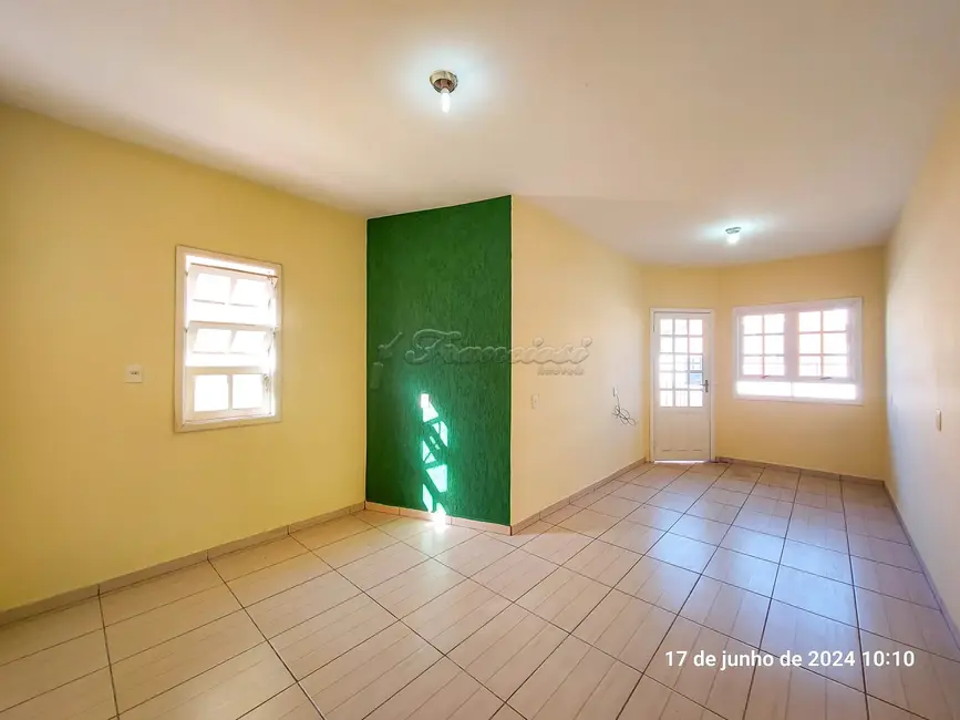 Foto 1 de Casa com 2 quartos para alugar, 84m2 em Vila Santa Isabel, Itapetininga - SP