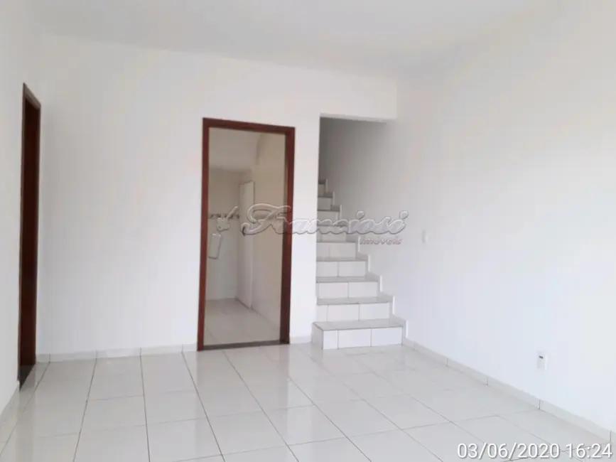 Casa de Condomínio com 2 quartos à venda, 100m2 em Vila Rubens, Itapetininga - SP - imagem 3 Foto 3 de Casa de Condomínio com 2 quartos à venda, 100m2 em Vila Rubens, Itapetininga - SP