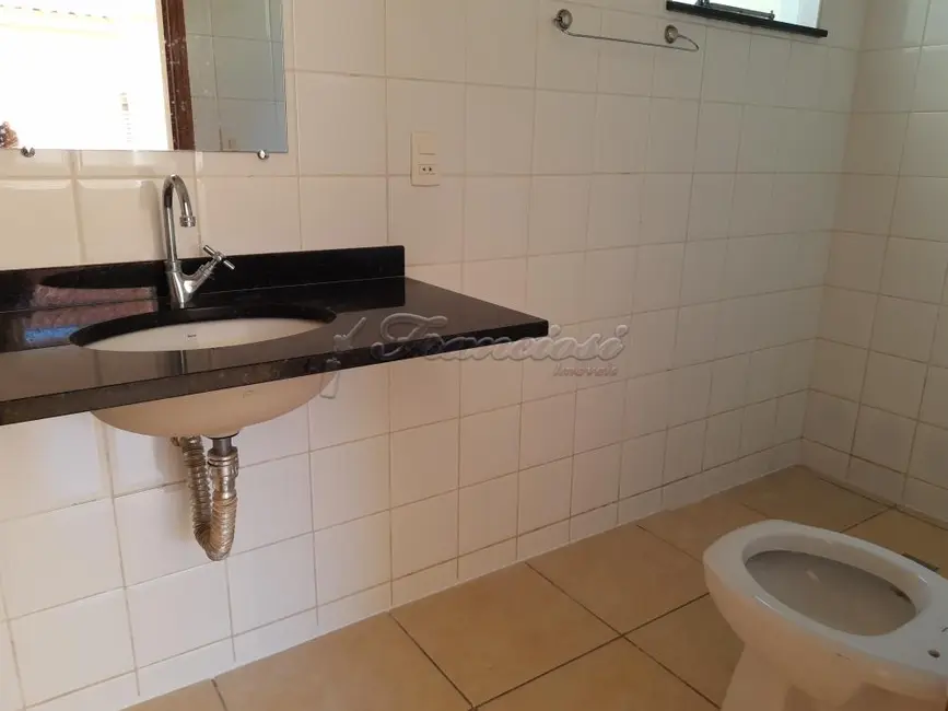 Casa com 3 quartos à venda, 300m2 em Vila Carolina, Itapetininga - SP - imagem 4 Foto 4 de Casa com 3 quartos à venda, 300m2 em Vila Carolina, Itapetininga - SP