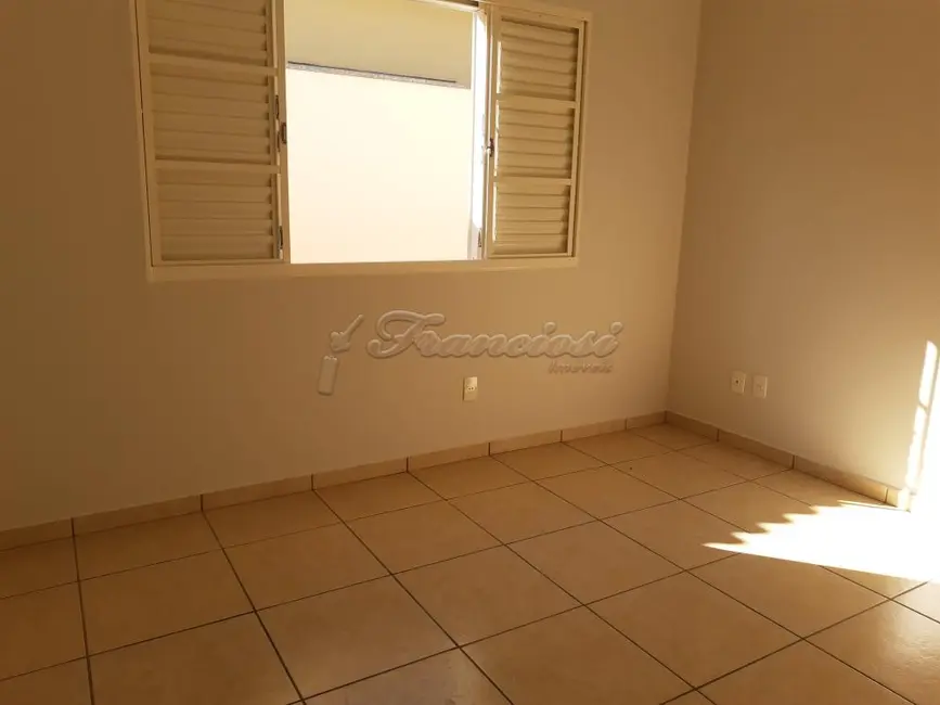 Casa com 3 quartos à venda, 300m2 em Vila Carolina, Itapetininga - SP - imagem 9 Foto 9 de Casa com 3 quartos à venda, 300m2 em Vila Carolina, Itapetininga - SP