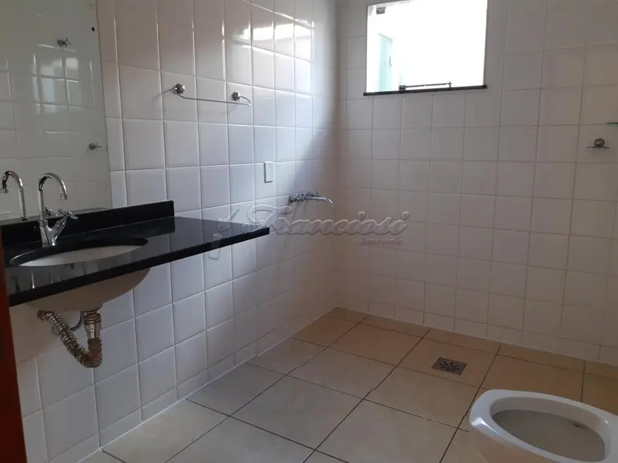 Casa com 3 quartos à venda, 300m2 em Vila Carolina, Itapetininga - SP - imagem 8 Foto 8 de Casa com 3 quartos à venda, 300m2 em Vila Carolina, Itapetininga - SP