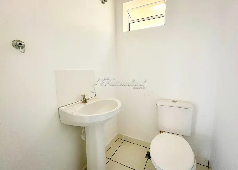 Foto 2 de Casa de Condomínio com 2 quartos à venda, 54m2 em Parque São Bento, Itapetininga - SP