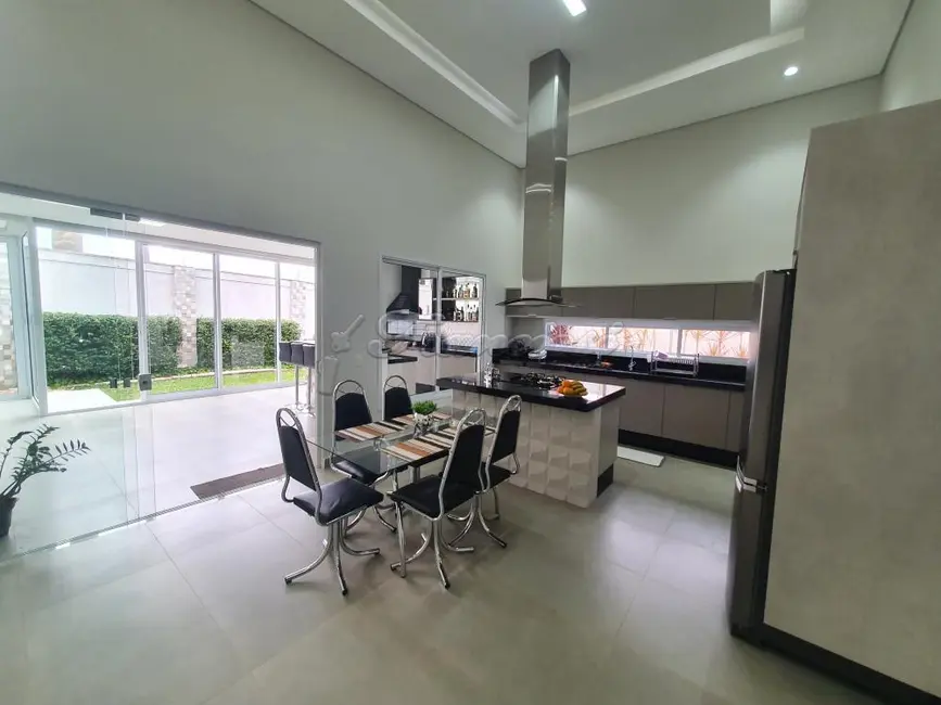 Casa de Condomínio com 3 quartos à venda, 375m2 em Jardim Colombo, Itapetininga - SP - imagem 5 Foto 5 de Casa de Condomínio com 3 quartos à venda, 375m2 em Jardim Colombo, Itapetininga - SP