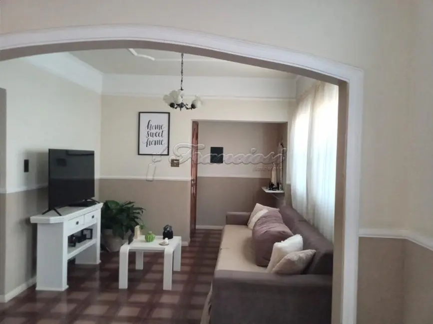 Foto 1 de Casa com 3 quartos à venda, 300m2 em Vila Santana, Itapetininga - SP