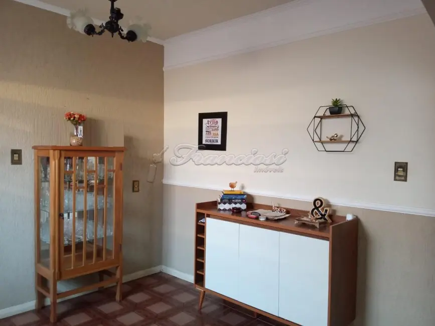 Foto 2 de Casa com 3 quartos à venda, 300m2 em Vila Santana, Itapetininga - SP