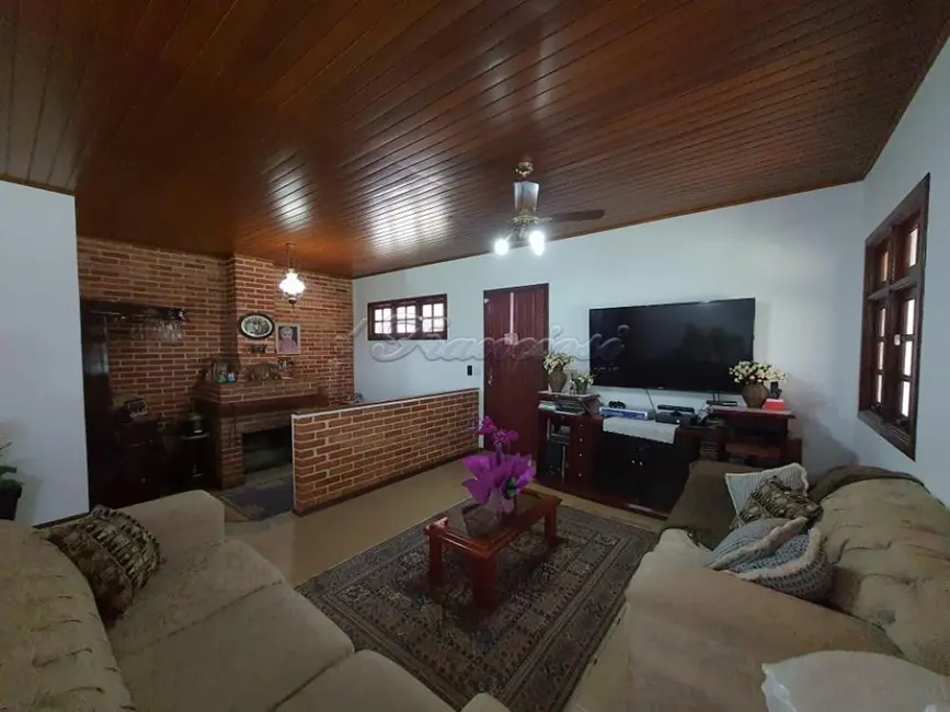 Chácara com 4 quartos à venda, 2505m2 em Vale San Fernando, Itapetininga - SP - imagem 5 Foto 5 de Chácara com 4 quartos à venda, 2505m2 em Vale San Fernando, Itapetininga - SP