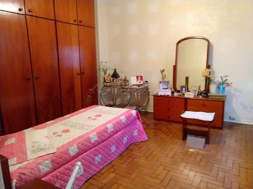 Casa com 3 quartos à venda, 183m2 em Centro, Itapetininga - SP - imagem 3 Foto 3 de Casa com 3 quartos à venda, 183m2 em Centro, Itapetininga - SP