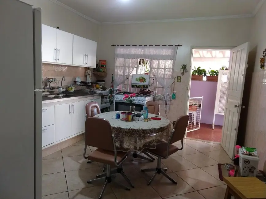 Casa com 3 quartos à venda, 183m2 em Centro, Itapetininga - SP - imagem 8 Foto 8 de Casa com 3 quartos à venda, 183m2 em Centro, Itapetininga - SP