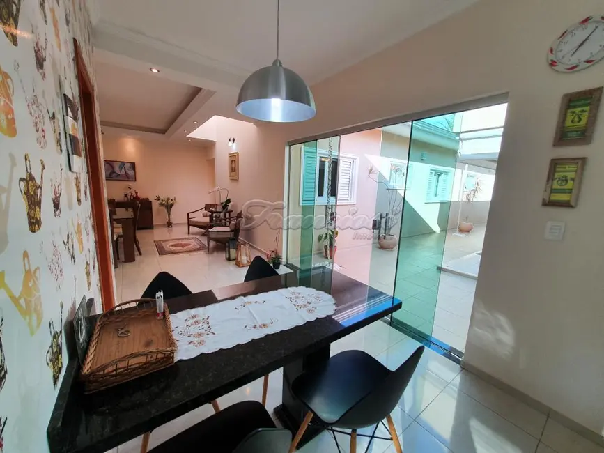 Foto 8 de Casa de Condomínio com 4 quartos à venda, 360m2 em Jardim Marabá, Itapetininga - SP