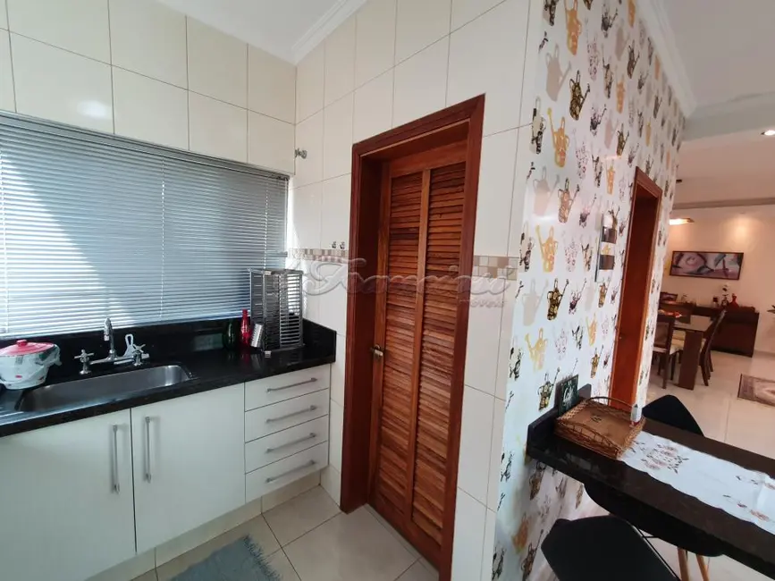 Foto 7 de Casa de Condomínio com 4 quartos à venda, 360m2 em Jardim Marabá, Itapetininga - SP