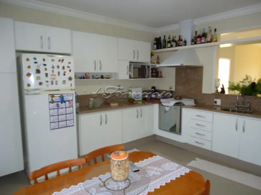 Casa com 2 quartos à venda, 75m2 em Jardim Itália, Itapetininga - SP - imagem 8 Foto 8 de Casa com 2 quartos à venda, 75m2 em Jardim Itália, Itapetininga - SP