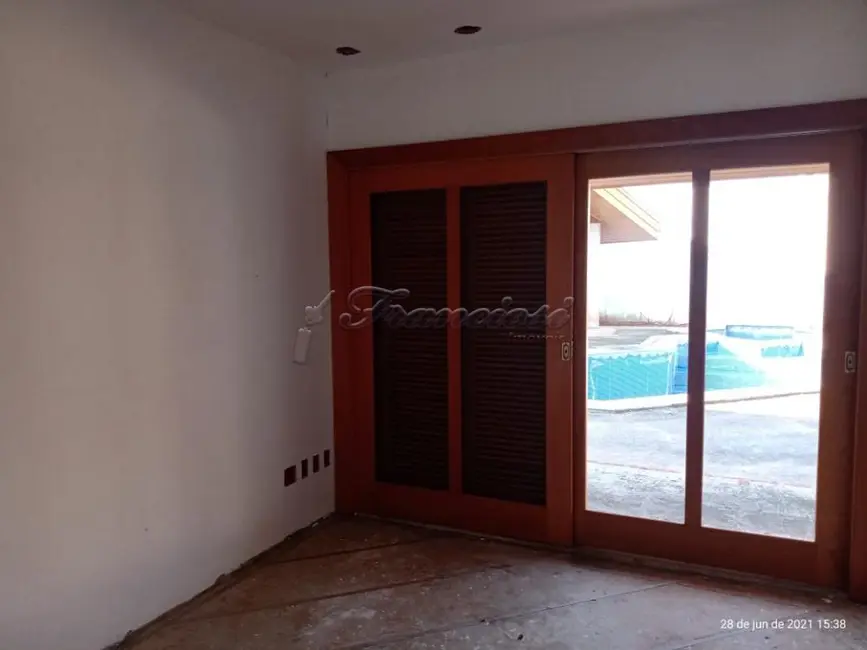 Prédio Inteiro para alugar, 1600m2 em Vila Maria, Itapetininga - SP - imagem 8 Foto 8 de Prédio Inteiro para alugar, 1600m2 em Vila Maria, Itapetininga - SP