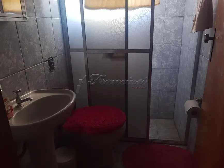Casa com 3 quartos à venda, 72m2 em Vila Santana, Itapetininga - SP - imagem 3 Foto 3 de Casa com 3 quartos à venda, 72m2 em Vila Santana, Itapetininga - SP