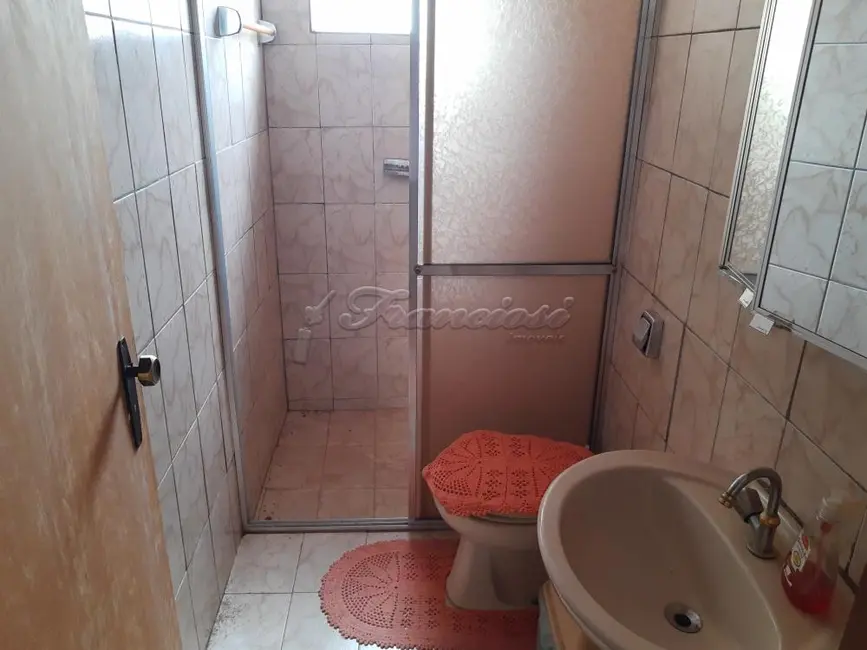 Casa com 3 quartos à venda, 72m2 em Vila Santana, Itapetininga - SP - imagem 6 Foto 6 de Casa com 3 quartos à venda, 72m2 em Vila Santana, Itapetininga - SP