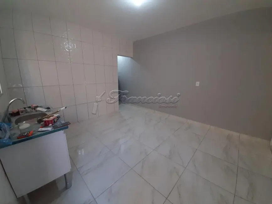 Foto 2 de Casa com 1 quarto à venda, 150m2 em Vila Mazzei, Itapetininga - SP