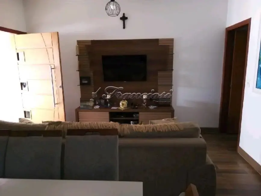 Casa com 3 quartos à venda, 175m2 em Morada do Sol, Itapetininga - SP - imagem 1 Foto 1 de Casa com 3 quartos à venda, 175m2 em Morada do Sol, Itapetininga - SP