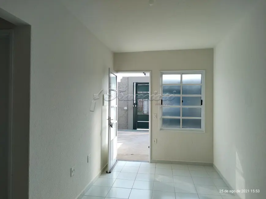 Foto 1 de Casa com 2 quartos para alugar, 210m2 em Itapetininga - SP